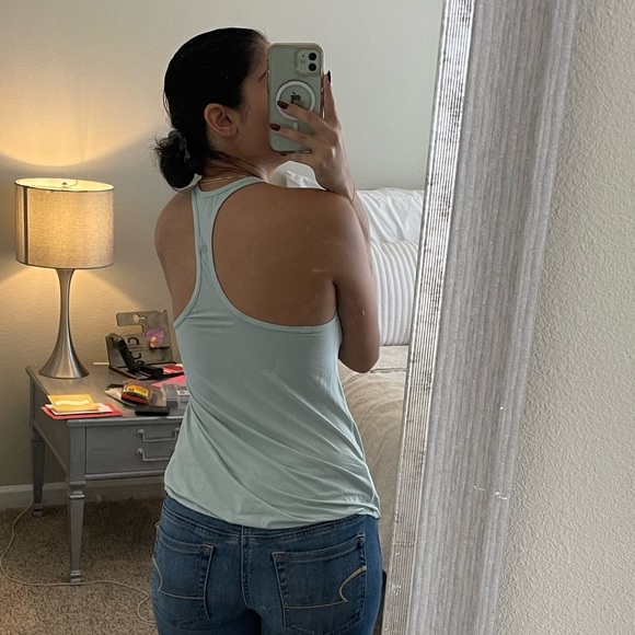 Mint green lululemon tank - Picture 2 of 5